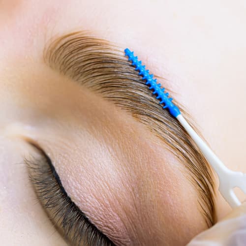 eyebrow lamination behandeling